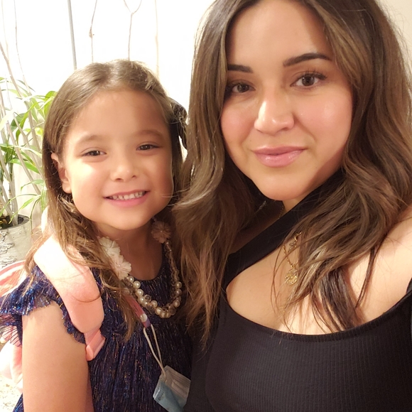 Meet your Posher, Sarah - Picture 2 of 2